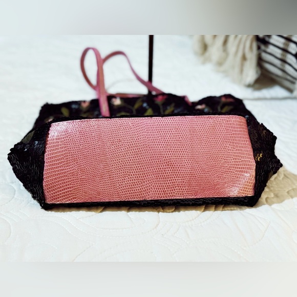 VALENTINO GARAVANI handbag - Picture 6 of 8